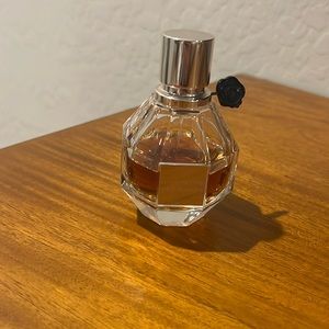 Viktor&Rolf flowerbomb women’s perfume